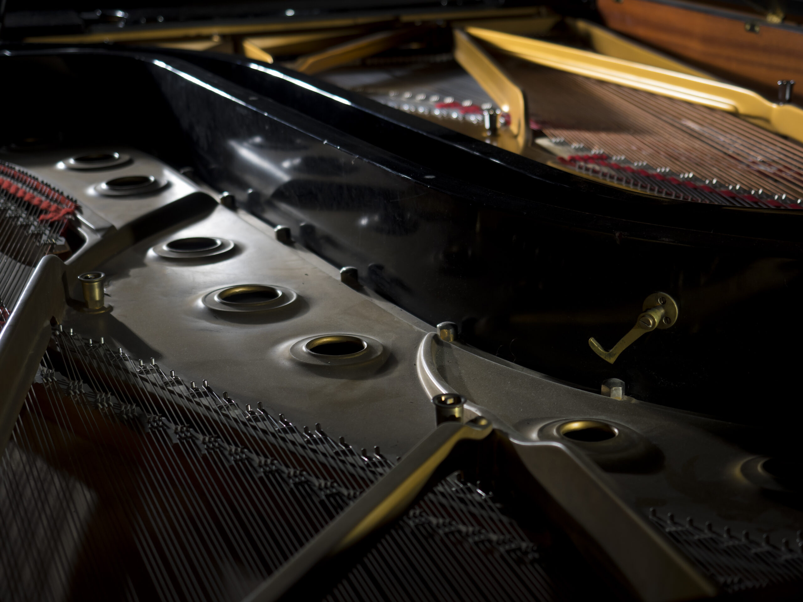 Intérieur d'un piano à queue de concert